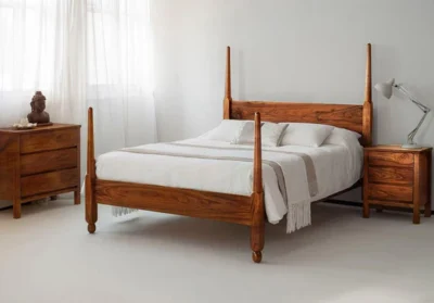 Classic Wood poster bed crafted from solid wood with stylish look
